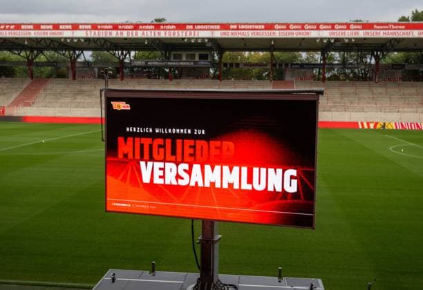 Fußball, Herren, Saison 2026 2027, 1. Bundesliga, 1. FC Union Berlin, Ordentliche Mitgliederversammlung im Stadion An der Alten Försterei, im Bild: Aufsteller im Stadion An der Alten Försterei, 03.09.2026, *** Soccer, Men s, 2026–2027 Season, Bundesliga 1, 1. FC Union Berlin, Annual General Meeting at the An der Alten Försterei Stadium; pictured: display stands at the An der Alten Försterei Stadium, September 3, 2026, Copyright: xMatthiasxKochx