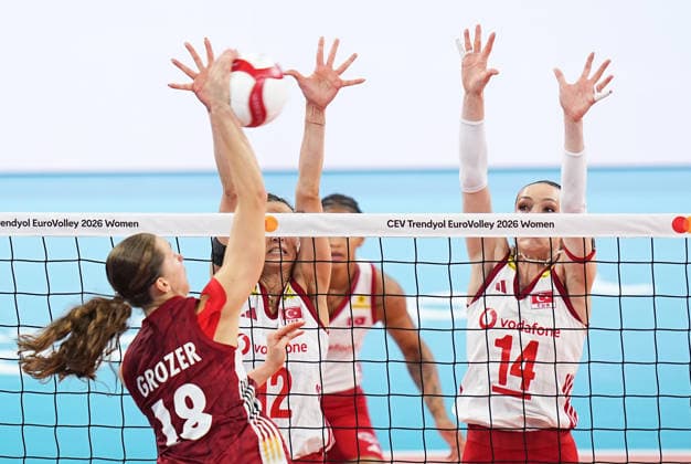Turkiye v Germany - CEV EuroVolley 2026 ISTANBUL, TURKIYE - SEPTEMBER 3: Turkiye s Eda Erdem Dundar (14) and Elif Sahin (12) in action against Germany s Leana Grozer (18) during the CEV Women s European Volleyball Championship quarterfinal match between Turkiye and Germany at Sinan Erdem Sports Hall in Istanbul, Turkiye, on September 3, 2026. Esra Bilgin Anadolu Istanbul Turkey. Editorial use only. Please get in touch for any other usage.  Copyright: x2026xAnadoluxEsraxBilginx