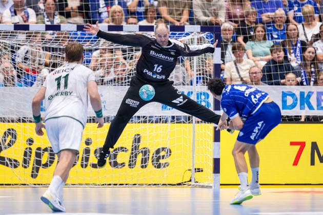 L R Petter Oeverby, HSG Wetzlar, 11, Laszlo Bartucz, HSG Wetzlar, 16, Samuel Zehnder TBV Lemgo Lippe, 04 GER, TBV Lemgo Lippe vs. HSG Wetzlar, Handball, 1st Bundesliga, Matchday 2, 2026–2027 season, September 3, 2026 GER, TBV Lemgo Lippe vs. HSG Wetzlar, Handball, 1st Bundesliga, Matchday 2, 2026–2027 Season, September 3, 2026 Lemgo Copyright: xEibner-Pressefoto JanxRollingerx EP_JSK