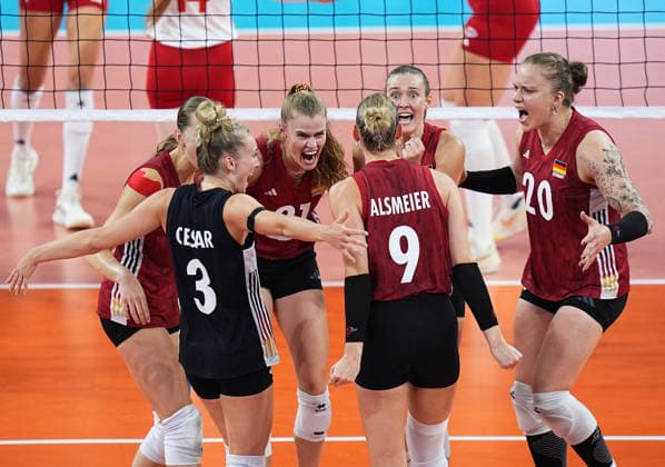Turkiye v Germany - CEV EuroVolley 2026 ISTANBUL, TURKIYE - SEPTEMBER 3: Germany players celebrate after winning a point during the CEV Women s European Volleyball Championship quarterfinal match between Turkiye and Germany at Sinan Erdem Sports Hall in Istanbul, Turkiye, on September 3, 2026. Esra Bilgin Anadolu Istanbul Turkey. Editorial use only. Please get in touch for any other usage.  Copyright: x2026xAnadoluxEsraxBilginx