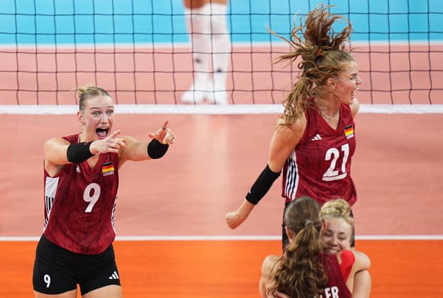 Turkiye v Germany - CEV EuroVolley 2026 ISTANBUL, TURKIYE - SEPTEMBER 3: Germany players celebrate after winning a point during the CEV Women s European Volleyball Championship quarterfinal match between Turkiye and Germany at Sinan Erdem Sports Hall in Istanbul, Turkiye, on September 3, 2026. Esra Bilgin Anadolu Istanbul Turkey. Editorial use only. Please get in touch for any other usage.  Copyright: x2026xAnadoluxEsraxBilginx