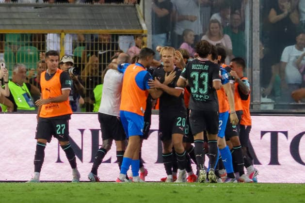 IPA88076638 - Joel Pohjanpalo (Palermo F.C.) celebrates after scoring a goal during the Coppa Italia Round of 16 match between Palermo F.C. and Mantova 1911 at the Renzo Barbera Stadium in Palermo, Italy, on September 3, 2026.  Copyright: xVincenzoxOrlando IPAxSportx xx 88076638