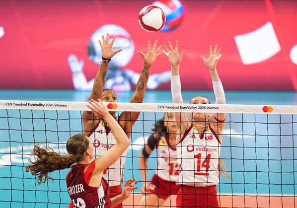 Turkiye v Germany - CEV EuroVolley 2026 ISTANBUL, TURKIYE - SEPTEMBER 3: Turkiye s Eda Erdem Dundar (14) and Melissa Teresa Vargas (4) in action against Germany s Leana Grozer (18) during the CEV Women s European Volleyball Championship quarterfinal match between Turkiye and Germany at Sinan Erdem Sports Hall in Istanbul, Turkiye, on September 3, 2026. Esra Bilgin Anadolu Istanbul Turkey. Editorial use only. Please get in touch for any other usage.  Copyright: x2026xAnadoluxEsraxBilginx