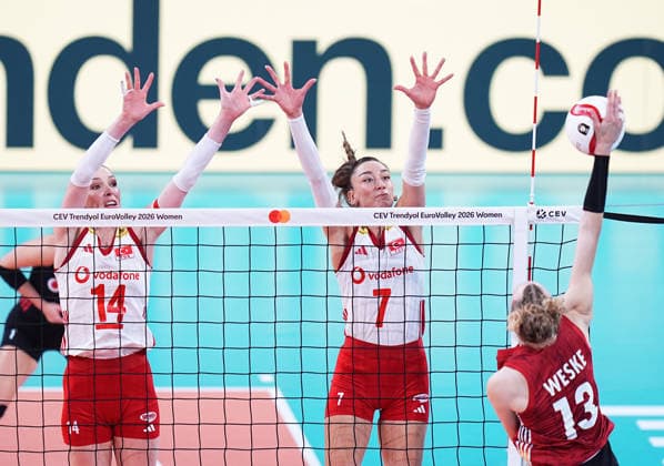 Turkiye v Germany - CEV EuroVolley 2026 ISTANBUL, TURKIYE - SEPTEMBER 3: Turkiye s Eda Erdem Dundar (14) and Hande Baladin (7) in action against Germany s Emilia Weske (13) during the CEV Women s European Volleyball Championship quarterfinal match between Turkiye and Germany at Sinan Erdem Sports Hall in Istanbul, Turkiye, on September 3, 2026. Esra Bilgin Anadolu Istanbul Turkey. Editorial use only. Please get in touch for any other usage.  Copyright: x2026xAnadoluxEsraxBilginx