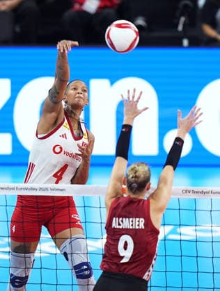 Turkiye v Germany - CEV EuroVolley 2026 ISTANBUL, TURKIYE - SEPTEMBER 3: Turkiye s Melissa Teresa Vargas (4) in action against Germany s Lina Alsmeier (9) during the CEV Women s European Volleyball Championship quarterfinal match between Turkiye and Germany at Sinan Erdem Sports Hall in Istanbul, Turkiye, on September 3, 2026. Esra Bilgin Anadolu Istanbul Turkey. Editorial use only. Please get in touch for any other usage.  Copyright: x2026xAnadoluxEsraxBilginx
