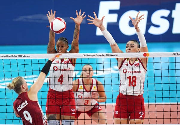 Turkiye v Germany - CEV EuroVolley 2026 ISTANBUL, TURKIYE - SEPTEMBER 3: Turkiye s Zehra Gunes (18) and Melissa Teresa Vargas (4) in action against Germany s Lina Alsmeier (9) during the CEV Women s European Volleyball Championship quarterfinal match between Turkiye and Germany at Sinan Erdem Sports Hall in Istanbul, Turkiye, on September 3, 2026. Esra Bilgin Anadolu Istanbul Turkey. Editorial use only. Please get in touch for any other usage.  Copyright: x2026xAnadoluxEsraxBilginx