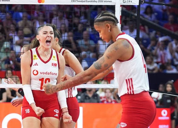 Turkiye v Germany - CEV EuroVolley 2026 ISTANBUL, TURKIYE - SEPTEMBER 3: Turkiye players celebrate after a point during the CEV Women s European Volleyball Championship quarterfinal match between Turkiye and Germany at Sinan Erdem Sports Hall in Istanbul, Turkiye, on September 3, 2026. Esra Bilgin Anadolu Istanbul Turkey. Editorial use only. Please get in touch for any other usage.  Copyright: x2026xAnadoluxEsraxBilginx