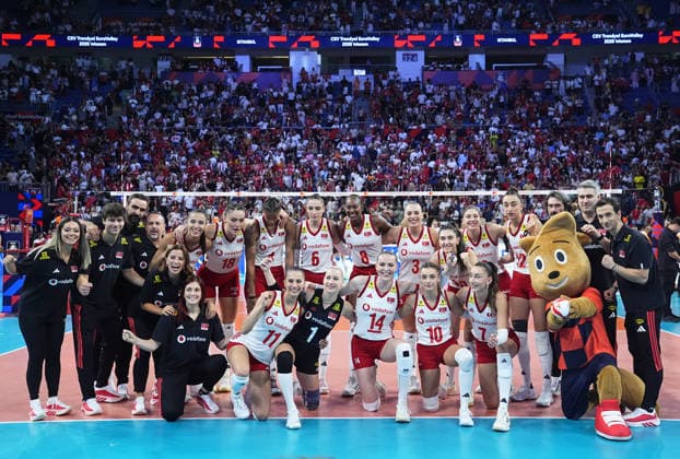 Turkiye v Germany - CEV EuroVolley 2026 ISTANBUL, TURKIYE - SEPTEMBER 3: Turkiye players celebrate victory following CEV Women s European Volleyball Championship quarterfinal match between Turkiye and Germany at Sinan Erdem Sports Hall in Istanbul, Turkiye, on September 3, 2026. Esra Bilgin Anadolu Istanbul Turkey. Editorial use only. Please get in touch for any other usage.  Copyright: x2026xAnadoluxEsraxBilginx