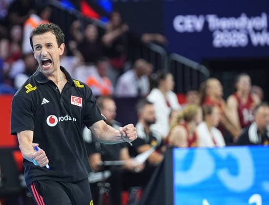 Turkiye v Germany - CEV EuroVolley 2026 ISTANBUL, TURKIYE - SEPTEMBER 3: Turkiye head coach Daniele Santarelli celebrates victory following CEV Women s European Volleyball Championship quarterfinal match between Turkiye and Germany at Sinan Erdem Sports Hall in Istanbul, Turkiye, on September 3, 2026. Esra Bilgin Anadolu Istanbul Turkey. Editorial use only. Please get in touch for any other usage.  Copyright: x2026xAnadoluxEsraxBilginx