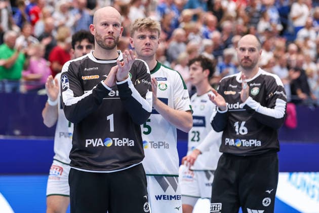 September 3, 2026, xkwix, Handball, Handball Bundesliga, TBV Lemgo Lippe vs. HSG Wetzlar, PHOENIX CONTACT arena, Matchday 2, 2026–2027 season: Bart Ravensbergen (HSG Wetzlar 1) claps to the fans in the background; Laszlo Bartucz (HSG Wetzlar 16). Photo by xKamilxWilkowskixPressefotoKochx, North Rhine-Westphalia, Germany