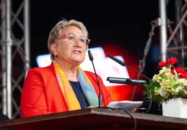 Fußball, Herren, Saison 2026 2027, 1. Bundesliga, 1. FC Union Berlin, Ordentliche Mitgliederversammlung im Stadion An der Alten Försterei, im Bild: Sylvia Weisheit kandidierte für den Aufsichtsrat, 03.09.2026, *** Soccer, Men s, 2026–2027 Season, Bundesliga 1, 1. FC Union Berlin, Annual General Meeting at the An der Alten Försterei Stadium; pictured: Sylvia Weisheit ran for the supervisory board, September 3, 2026, Copyright: xMatthiasxKochx