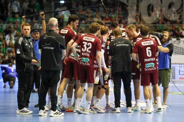 September 3, 2026, xgox, Handball: Opel HBL SC Magdeburg vs. Füchse Berlin (emspor), from left: Berlin in the Magdeburg team circle