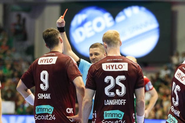 September 3, 2026, xgox, Handball Opel HBL SC Magdeburg vs. Füchse Berlin (emspor), from left: Frederik Simak (Berlin), 9: Red card, sent off, Magdeburg