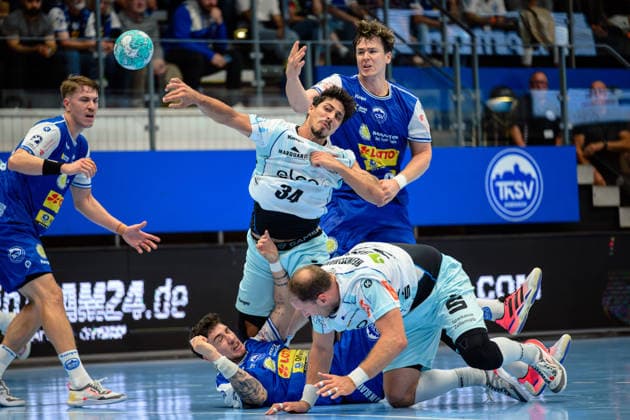 Yonatan Dayan (HBW Balingen Weilstetten, 34) defeats Stefan Bauer (HBW Balingen Weilstetten, 99) Tobias Heinzelmann (HBW Balingen Weilstetten, 28), Justin Kurch (ThSV Eisenach), 52, and Oskar Joelsson of ThSV Eisenach, 03 GER, ThSV Eisenach vs. HBW Balingen Weilstetten, 1 Opel Handball Bundesliga, Handball, Matchday 2, 2026–2027 season, September 3, 2026 GER, ThSV Eisenach vs. HBW Balingen Weilstetten, 1st Opel Handball Bundesliga, Handball, Matchday 2, 2026–2027 season, September 3, 2026 Eisenach Copyright: xMartinxHerbstx