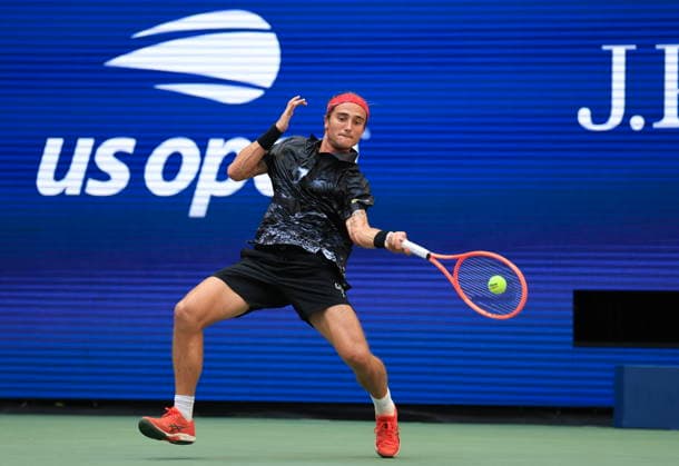 US Open tennis tournament - Day 5 Mattia Bellucci of Italy in action against Taylor Fritz of USA during the Men s Singles second round of the US Open Tennis Championships in Flushing Meadows, New York, USA, 03 September 2026. FLUSHING MEADOWS NEW YORK United States  Copyright: xCRISTOBALxHERRERA-ULASHKEVICHx