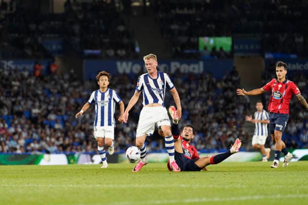 Orri Oskarsson of Real Sociedad seen during LaLiga EA Sports 26 27 game between teams of Real Sociedad and Celta Vigo (Mickael Ducint Ball Raw Images) San Sebastian Estadio Anoeta Spain Copyright: xMickaelxDucintx mickaelducint_RealSociedad_Celta455