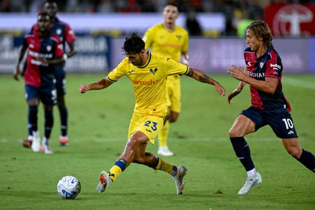 Hellas Verona s Nunzio Lella in action during the Coppa Italia Frecciarossa soccer match between Cagliari Calcio and Hellas Verona at the Unipol Domus in Cagliari, Sardinia - Thursday 3rd september 2026. - Soccer  Copyright: xGianlucaxZuddas LaPressex