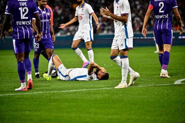 FOOTBALL : Toulouse vs Lille - 3eme Journee de Ligue 1 McDonald S - Toulouse - 03 09 2026 Olivier Giroud se blesse au bras (losc) Toulouse  Copyright: xThierryxBretonx