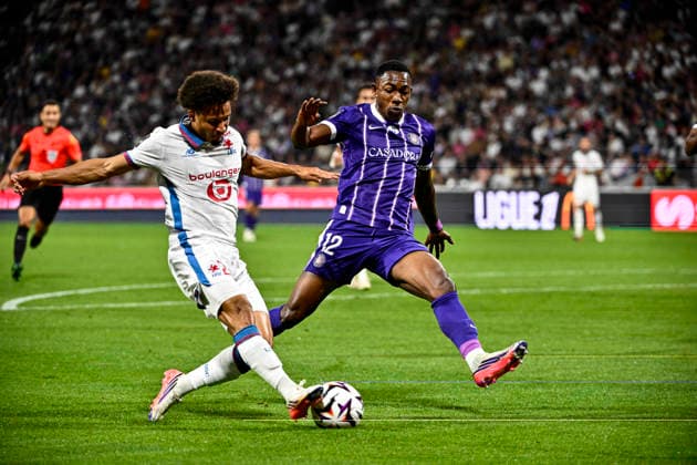 FOOTBALL : Toulouse vs Lille - 3eme Journee de Ligue 1 McDonald S - Toulouse - 03 09 2026 Tiago Carvalho (losc) vs Christ Tape (tfc) Toulouse  Copyright: xThierryxBretonx
