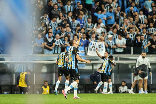 Fußball, Brasilien, Gremio Porto Alegre - SC Internacional Porto Alegre Grêmio x Internacional PORTO ALEGRE, RS - 03.09.2026: GRÃªMIO X INTERNACIONAL - Carlos Vinicius scores the goal during GrÃªmio vs. Internacional, held at Arena do GrÃªmio in Porto Alegre, RS, in the second leg of the quarterfinals of the 2026 Copa do Brasil. (Photo: Gabriel Haesbaert Fotoarena) x3009245x  GabrielxHaesbaert