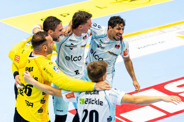 September 3, 2026, GER, Handball, Men, Season 26–27, Opel Division 1, Matchday 2, ThSV Eisenach vs. HBW Balingen Weilstetten. HBW Balingen Weilstetten wins the away game in Eisenach 27–36, Pictured: Daniel Rebmann (HBW Balingen Weilstetten) and Mex Raguse (HBW Balingen Weilstetten), Yonatan Dayan (HBW Balingen Weilstetten), 99817 Eisenach, Werner Assmann Hall, Am Sportp, Thuringia, Germany