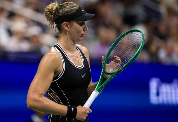 US Open tennis tournament - Day 5 Paula Badosa of Spain checks her racket in her match against Coco Gauff of the USA during the Women s Singles second round of the US Open Tennis Championships in Flushing Meadows, New York, USA, 03 September 2026. FLUSHING MEADOWS NEW YORK United States  Copyright: xCRISTOBALxHERRERA-ULASHKEVICHx