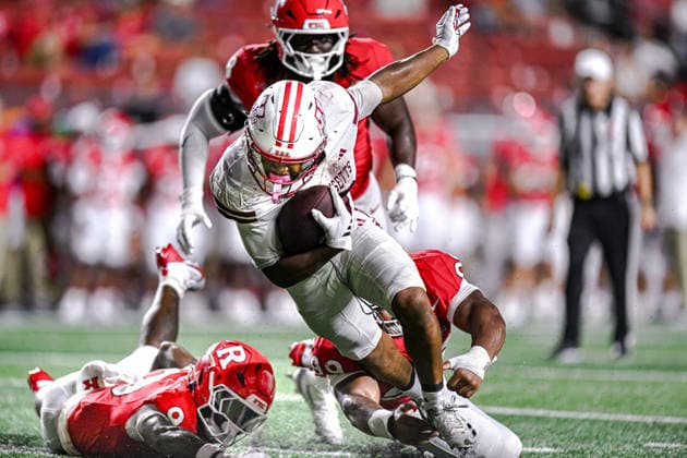 September 3, 2026, Piscataway, Nj, USA: 09 03 26 Massachusetts Minutemen running back Elijah Faulkner (23) breaks a tackle during the 2nd half of the football game between the Massachusetts Minutemen and Rutgers Scarlet Knights at SHI Stadium, Thursday Sept. 3, 2026. Piscataway USA - ZUMAc268 20260903_zsp_c268_040 Copyright: xJamesxPatrickxCooperx