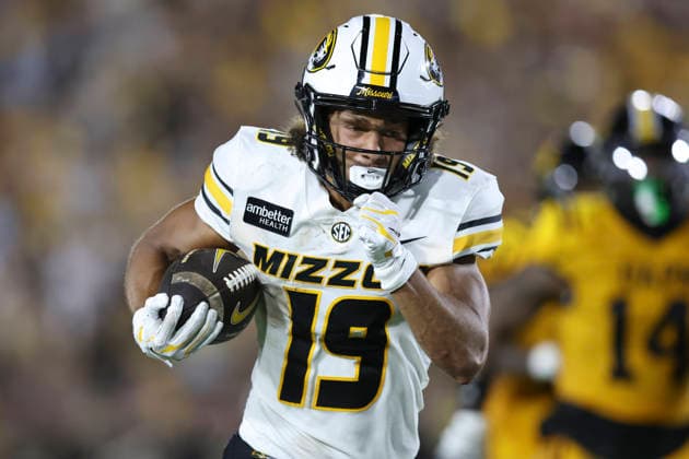 COLUMBIA, MO - SEPTEMBER 03: Cayden Lee 19 of the Missouri Tigers runs with the ball during a 47-yard touchdown reception in the second quarter of a college football game between the Arkansas-Pine Bluff Golden Lions and Missouri Tigers on Sep 3, 2026 at Memorial Stadium in Columbia, MO. (Photo by Scott Winters Icon Sportswire) COLLEGE FOOTBALL: SEP 03 Ark.-Pine Bluff at Missouri EDITORIAL USE ONLY Icon2609030268