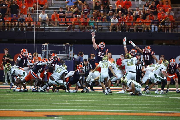 September 3, 2026, Champaign, Illinois, USA: JONAH DELANGE, placekicker 39 for the UAB Blazers kicks a field goal In first half action of the University of Illinois Fighting Illini football hosting University of Alabama at Birmingham Blazers. Champaign USA - ZUMAl176 20260903_znp_l176_008 Copyright: xAlanxLookx