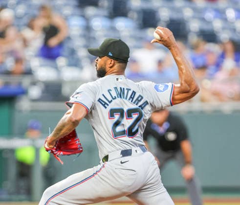 MLB, Baseball Herren, USA 2026: Marlins Vs Royals Sep 3rd SEP 3, 2026: Miami Marlins starting pitcher Sandy Alcantara (22) throws a pitch in the 4th inning against the Kansas City Royals at Kauffman Stadium Kansas City, MO. Roman Puno CSM (Credit Image: Â Roman Puno Cal Media) Kansas City Missouri United States EDITORIAL USE ONLY Copyright: xx ZUMA-20260903_zma_c04_124.jpg RomanxPunox csmphotothree516597