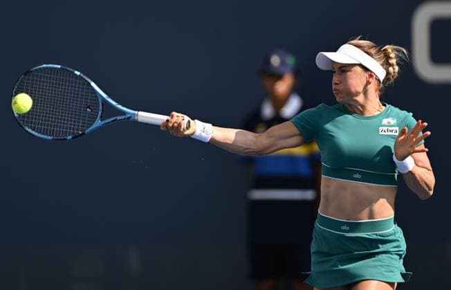 (260904) -- NEW YORK, Sept. 4, 2026 -- Yulia Putintseva returns a shot during the women s singles second round match betweetn Zheng Qinwen of China and Yulia Putintseva of Kazakhstan at the 2026 US Open tennis championships in New York, the United States, Sept. 3, 2026. ) (SP)U.S.-NEW YORK-TENNIS-US OPEN-WOMEN S SINGLES LixRui 