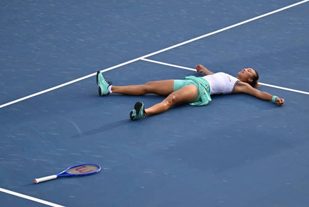 (260904) -- NEW YORK, Sept. 4, 2026 -- Zheng Qinwen celebrates after the women s singles second round match betweetn Zheng Qinwen of China and Yulia Putintseva of Kazakhstan at the 2026 US Open tennis championships in New York, the United States, Sept. 3, 2026. ) (SP)U.S.-NEW YORK-TENNIS-US OPEN-WOMEN S SINGLES LixRui 