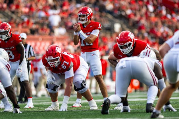 UMass Minutemen v Rutgers Scarlet Knights - NCAA, College League, USA FBS Football Dylan Lonergan of the Rutgers Scarlet Knights lines up prior to the snap during an NCAA FBS football game at SHI Stadium in Piscataway, United States, on September 3, 2026. Piscataway United States  Copyright: xDanxSquicciarinix originalFilename:squicciarini-umassmin260903_npMbL.jpg