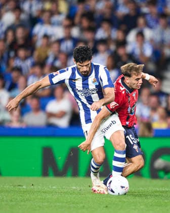 Real Sociedad v RC Celta de Vigo - LaLiga EA Sports 2026 27 Gonzalo Guedes of Real Sociedad duels for the ball with Alvaro Nunez of RC Celta during the LaLiga EA Sports match between Real Sociedad and RC Celta at Estadio Anoeta in San Sebastian, Spain, on September 3, 2026. San Sebastian Spain  Copyright: xCesarxOrtizxGonzalezx originalFilename:ortizgonzalez-realsoci260903_npWgh.jpg
