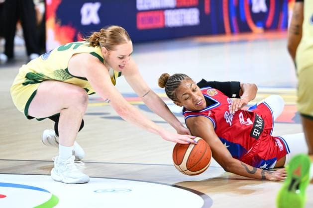 Australia v Puerto Rico - FIBA Women s Basketball World Cup 2026 BERLIN, GERMANY - SEPTEMBER 04 : Bibby Chloe power forward of Australia fights for the ball with Guirantes Arella guard of Puerto Rico during the FIBA Women s Basketball World Cup group C phase match between Australia and Puerto Rico in Berlin on September 4, 2026 in Berlin, Germany, 04 09 2026 Berlin Germany  Copyright: xVincentxKalutx