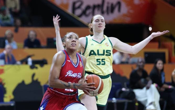 Puerto Rico™ Arella Guirantes and Australia™ Chloe Bibby fight for the ball during a game between the national teams of Australia and Puerto Rico, game 1 of the group phase at the FIBA Women s Basketball World Cup, on Friday 4 September 2026, in Berlin, Germany. The FIBA Women s Basketball World Cup takes place in Berlin from 4 to 23 September 2026. VIRGINIExLEFOUR  x185215834x