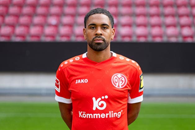 Fussball - Porträttermin 2026 2027 - 1. FSV Mainz 05 - 03.09.26, Phillipp Mwene - 1. FSV Mainz 05, 1.BL, Porträttermin 2026 2027, - *** Soccer Profile Session 2026 2027 1 FSV Mainz 05 03 09 26, Phillipp Mwene 1 FSV Mainz 05, 1 Bundesliga, Profile Session 2026 2027,