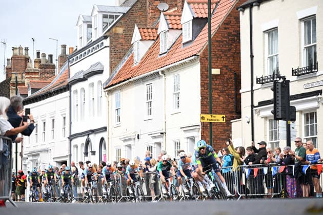 2026 Lloyds Tour of Britain Men Picture by Zac Williams SWpix.com - 04 09 2026 - Cycling - UCI ProSeries - 2026 Lloyds Tour of Britain Men - Stage 3: Hull to Beverly (194.1km) - Lewis Askey (NSN Cycling Team) wearing the leaders jersey Cycling Copyright: x xSWpix.comx(t axPhotographyxHubxLtd)xZacxWilliams SWpix.comx SWP-3030-22087
