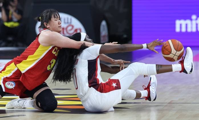USA™ Kahleah Copper fights for the ball during a game between the national teams of The United States and China, game 1 of the group phase at the FIBA Women s Basketball World Cup, on Friday 4 September 2026, in Berlin, Germany. The FIBA Women s Basketball World Cup takes place in Berlin from 4 to 23 September 2026. VIRGINIExLEFOUR  x185229504x