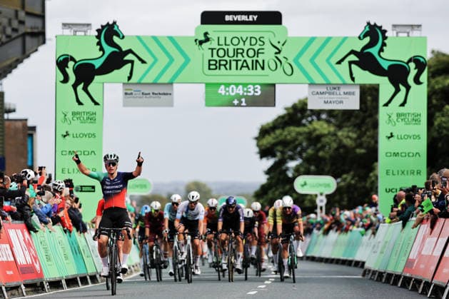 2026 Lloyds Tour of Britain Men Picture by Alex Whitehead SWpix.com - 04 09 2026 - Cycling - UCI ProSeries - 2026 Lloyds Tour of Britain Men - Stage 3: Hull to Beverly (194.1km) - Olav Kooij (Decathlon CMA CGM Team) winner of stage 3 Copyright: x xSWpix.comx(t axPhotographyxHubxLtd)xAlexxWhitehead SWpix.comx SWP-3030-22091