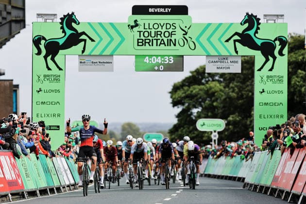 2026 Lloyds Tour of Britain Men Picture by Alex Whitehead SWpix.com - 04 09 2026 - Cycling - UCI ProSeries - 2026 Lloyds Tour of Britain Men - Stage 3: Hull to Beverly (194.1km) - Olav Kooij (Decathlon CMA CGM Team) winner of stage 3 Copyright: x xSWpix.comx(t axPhotographyxHubxLtd)xAlexxWhitehead SWpix.comx SWP-3030-22092