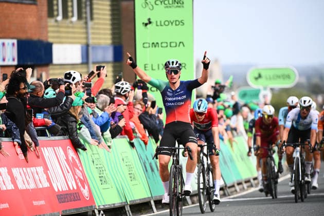 2026 Lloyds Tour of Britain Men Picture by Simon Wilkinson SWpix.com - 04 09 2026 - Cycling - UCI ProSeries - 2026 Lloyds Tour of Britain Men - Stage 3: Hull to Beverly (194.1km) - Olav Kooij (Decathlon CMA CGM Team) winner of stage 3 Copyright: x xSWpix.comx(t axPhotographyxHubxLtd)xSimonxWilkinson SWpix.comx SWP-3030-22098