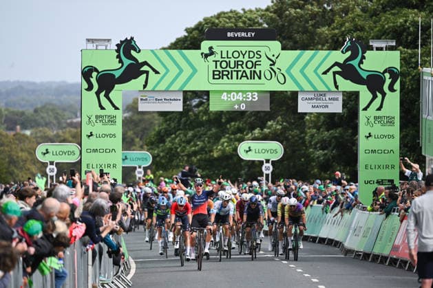 2026 Lloyds Tour of Britain Men Picture by Zac Williams SWpix.com - 04 09 2026 - Cycling - UCI ProSeries - 2026 Lloyds Tour of Britain Men - Stage 3: Hull to Beverly (194.1km) - Olav Kooij (Decathlon CMA CGM Team) winner of stage 3 Cycling Copyright: x xSWpix.comx(t axPhotographyxHubxLtd)xZacxWilliams SWpix.comx SWP-3030-22099