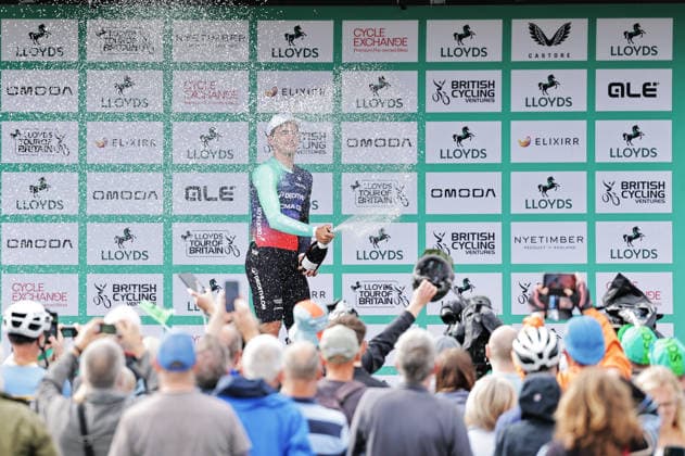 2026 Lloyds Tour of Britain Men Picture by Alex Whitehead SWpix.com - 04 09 2026 - Cycling - UCI ProSeries - 2026 Lloyds Tour of Britain Men - Stage 3: Hull to Beverly (194.1km) - Olav Kooij (Decathlon CMA CGM Team) winner of stage 3 on the podium celebrating with champagne Copyright: x xSWpix.comx(t axPhotographyxHubxLtd)xAlexxWhitehead SWpix.comx SWP-3030-22109