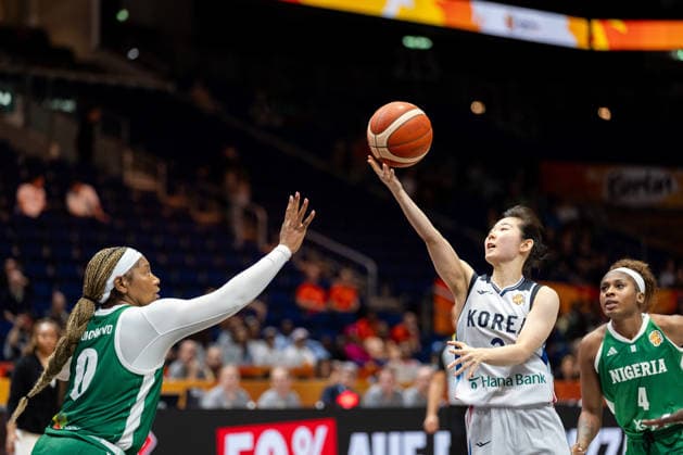 Yeeun Heo (Korea), No. 02, on a layup; Amy Okonkwo (Nigeria), No. 00; GER, Korea vs. Nigeria, Basketball, 2026 FIBA Women’s World Cup, Group Stage, Matchday 1, September 4, 2026, GER, Korea vs. Nigeria, Basketball, FIBA Women’s World Cup 2026, Match Day 1, September 4, 2026, Berlin Copyright: xEibner-Pressefoto MaxxVincenx EP_MVN