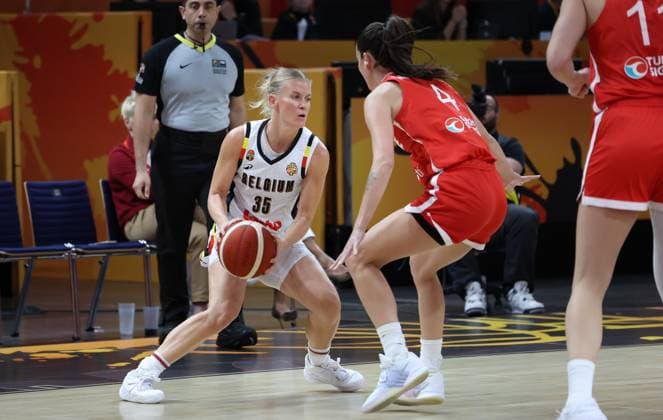 Belgium s Julie Vanloo fights for the ball during a game between Belgian national basketball team Belgian Cats and Turkey, game 1 of the group phase at the FIBA Women s Basketball World Cup, on Friday 4 September 2026, in Berlin, Germany. The FIBA Women s Basketball World Cup takes place in Berlin from 4 to 23 September 2026. VIRGINIExLEFOUR  x185240770x