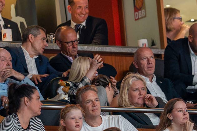 Deutschland: Basketball, FIBA Women™s World Cup, Deutschland vs. Spanien am 04.09.2026 in Berlin (Berlin Arena): Bundeskanzler Friedrich Merz und Berlins regierender Bürgermeister Kai Wegner *** German Basketball, FIBA Women’s World Cup, Germany vs. Spain on September 4, 2026, in Berlin at the Berlin Arena; Federal Chancellor Friedrich Merz and Berlin’s Governing Mayor Kai Wegner Copyright: xSvenxHeidmannx