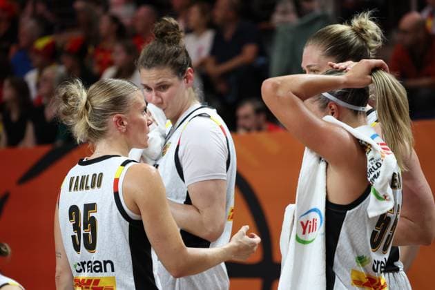 Belgium s Julie Vanloo; Belgium s Kyara Linskens; Belgium s Julie Allemand and Belgium s Emma Meesseman pictured during a game between Belgian national basketball team Belgian Cats and Turkey, game 1 of the group phase at the FIBA Women s Basketball World Cup, on Friday 4 September 2026, in Berlin, Germany. The FIBA Women s Basketball World Cup takes place in Berlin from 4 to 23 September 2026. VIRGINIExLEFOUR  x185244263x