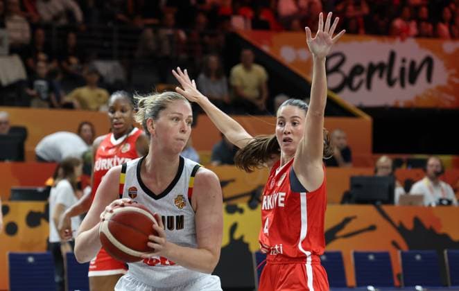 Belgium s Emma Meesseman fights for the ball during a game between Belgian national basketball team Belgian Cats and Turkey, game 1 of the group phase at the FIBA Women s Basketball World Cup, on Friday 4 September 2026, in Berlin, Germany. The FIBA Women s Basketball World Cup takes place in Berlin from 4 to 23 September 2026. VIRGINIExLEFOUR  x185244267x