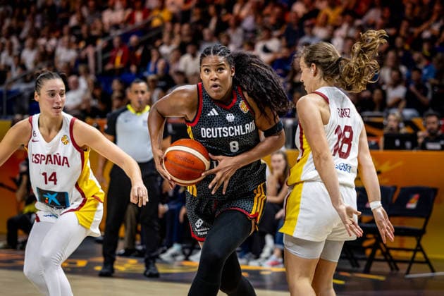 Basketball Berlin 04.09.2026 FIBA Women™s Basketball World Cup Germany 2026 Vorrunde Gruppe Spanien (ESP) - Deutschland (GER) Nyara Sabally (Deutschland, No.08) Alicia Florez (Spanien, No.18) *** Basketball Berlin, September 4, 2026 FIBA Women’s Basketball World Cup Germany 2026 Preliminary Round Group Spain (ESP) vs. Germany (GER) Nyara Sabally (Germany, No. 08) Alicia Florez (Spain, No. 18)